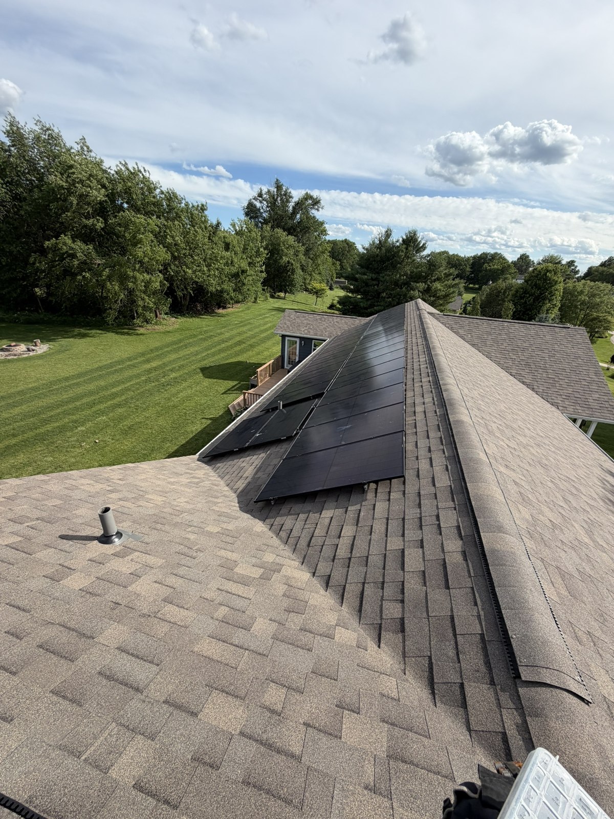 Finished shingle roof in Iowa City, Iowa