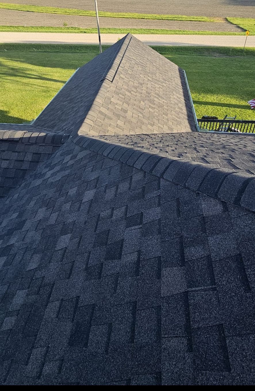 New CertainTeed Landmark Pro roof in Espresso with ridge cap on a country home near Long Grove, Iowa