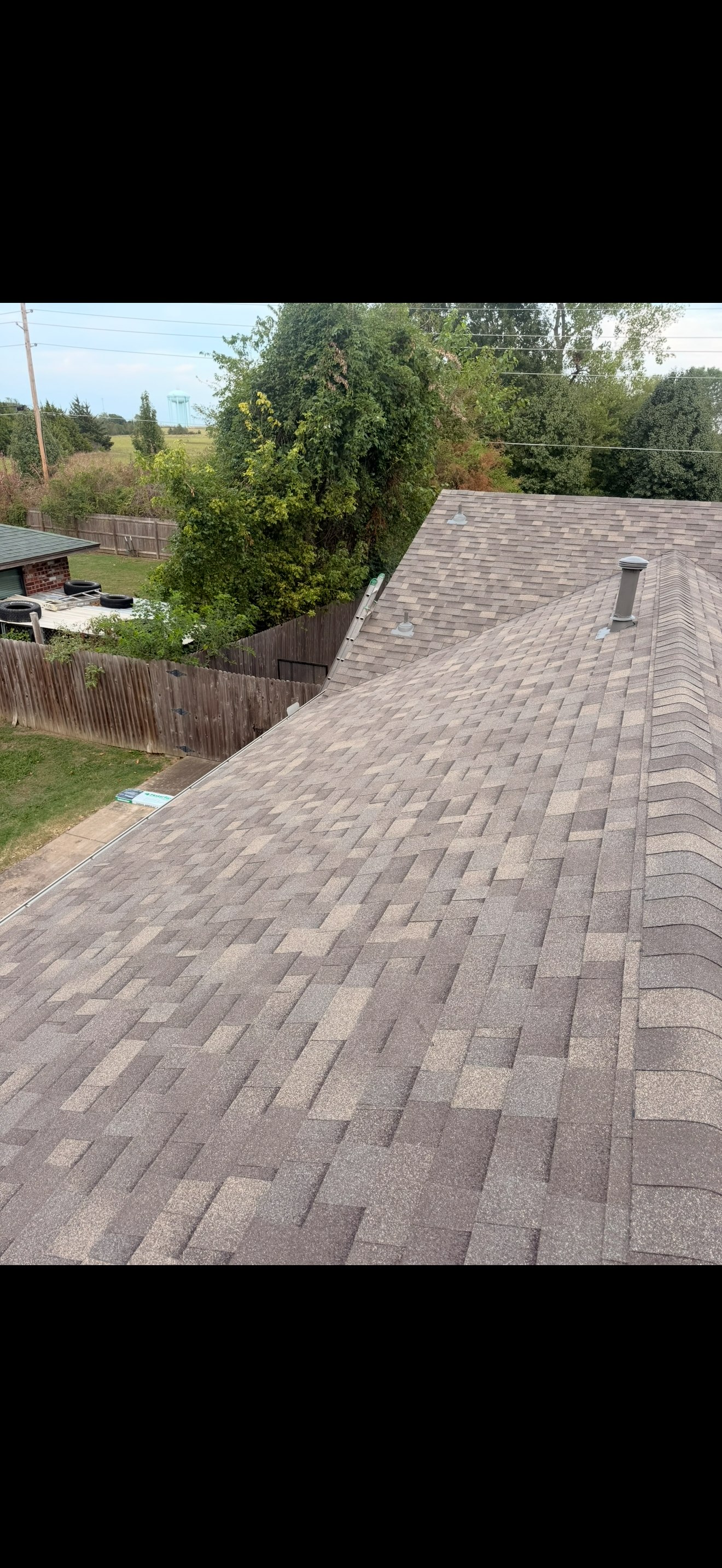 Finished shingle roof in Bartlesville, Oklahoma